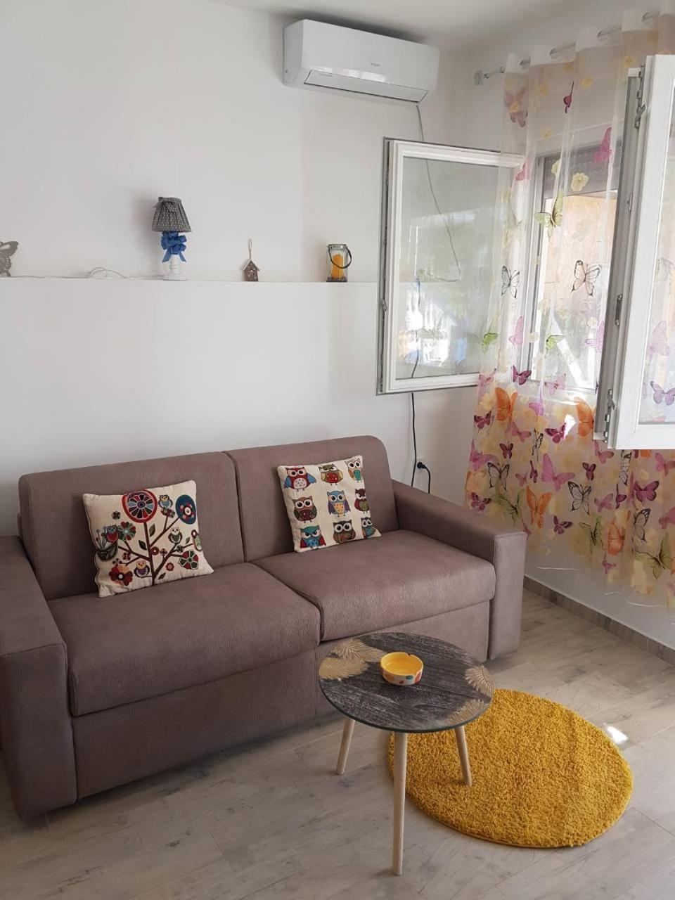 Studio تيفات المظهر الخارجي الصورة